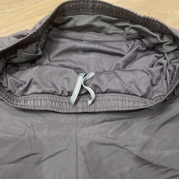 NEVER WORN gray nike shorts women’s small!! - Picture 3 of 3